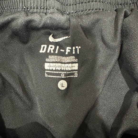 Nike Black and Pink Athletic Shorts Lightweight Design Large - Picture 2 of 4